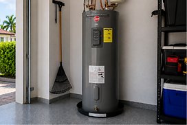 Brand new water heater Rheem
