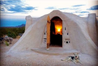 Off-grid Adobe Dome in the Desert
