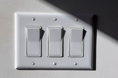 light switch on the wall 