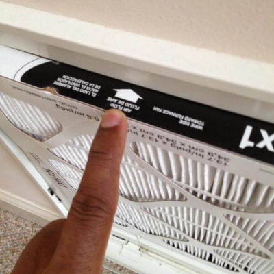 Installing air deals filter in home