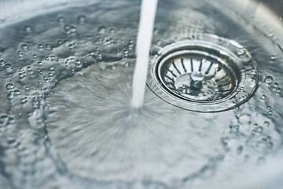 Slow draining water