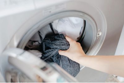 Removing laundry from the dryer