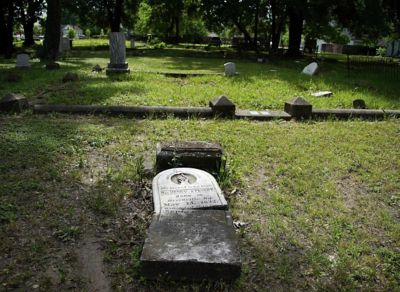 Houston's Olivewood Cemetery