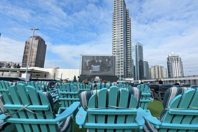 Outdoor movie in the city 