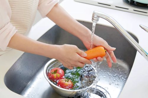 How to Save Water While Washing Dishes