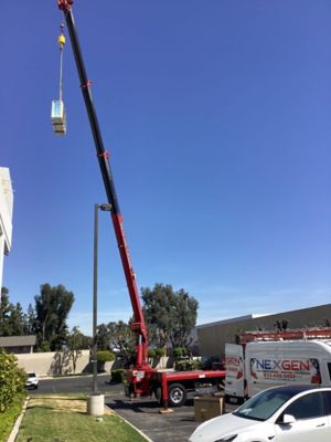 Machine lifting Equipment to the Roof