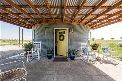The Silo House At Laughing Llama Farm