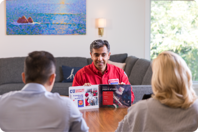 Tech showing clients