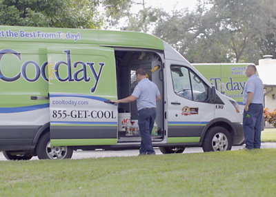 Cooltoday service van with 2 technicians